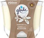 Glade Maxi sviečka Romantic Vanilla Blossom 224 g - Teta drogérie eshop