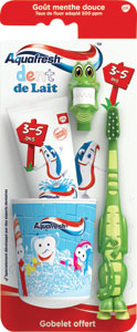 Aquafresh little Teeth zubná pasta a kefka, 3 - 5 rokov, mäkká - Signal zubná pasta 50 ml Kids strawberry | Teta drogérie eshop